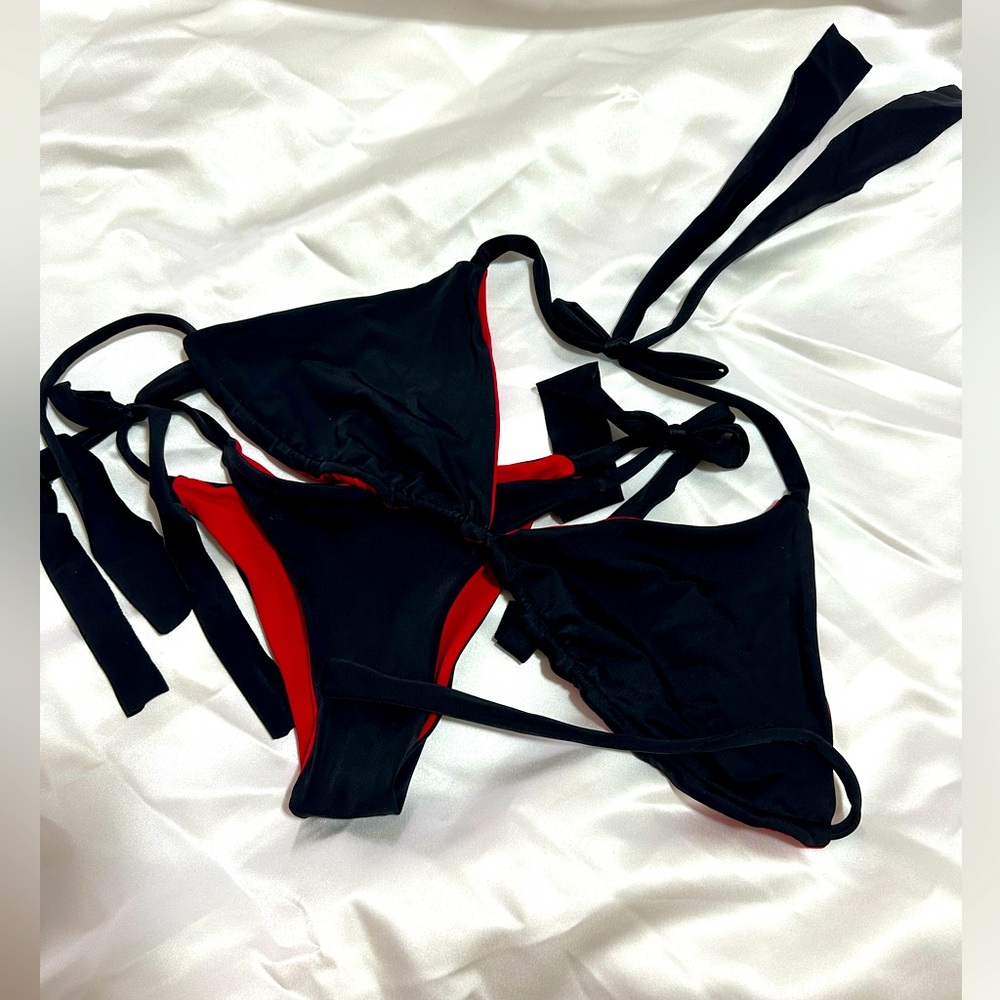 Pre-loved IniBikini Custom Made In Hawai’i and reversible!